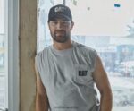 トレードマークのノースリーブポケットTシャツ ヘザーグレー 男性 N2JB0V231 Caterpillar |トップス＆アウター - 画像 (2)