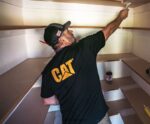 トレードマークのポケットTシャツ 黒 男性 N2JB0V234 Caterpillar |トップス＆アウター - 画像 (2)